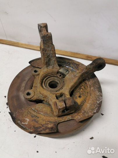 Кулак поворотный передний правый Renault Logan 1