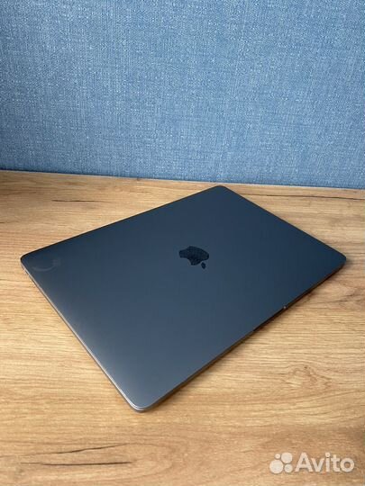 Apple Macbook pro 13 2017, 16/ 256 Gb