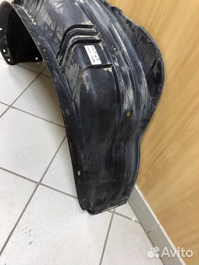 Подкрылок задний правый Toyota Hilux 8 2018