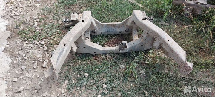 Подрамник задний на Cadillac SRX