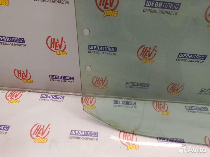 Стекло задней левой двери Chevrolet Tracker