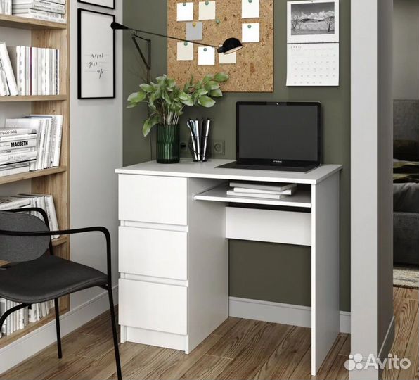 Стол письменный с ящиками