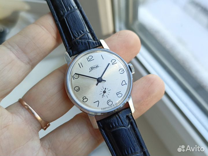 Часы СССР зим в состоянии новых