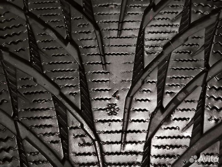 Nokian Tyres Hakkapeliitta R2 235/55 R17 103R