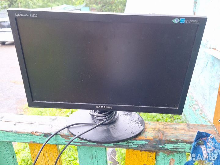 Монитор Samsung