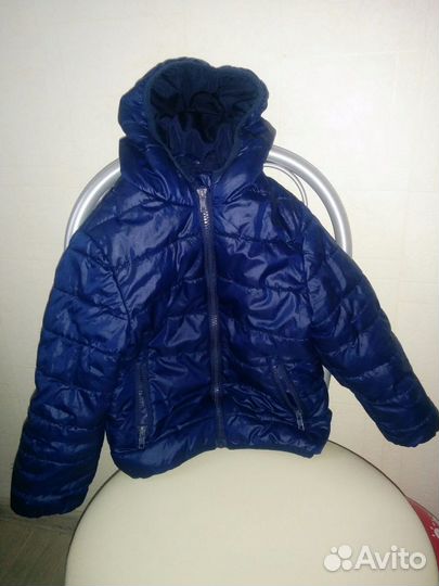 Осенняя куртка с капюшоном