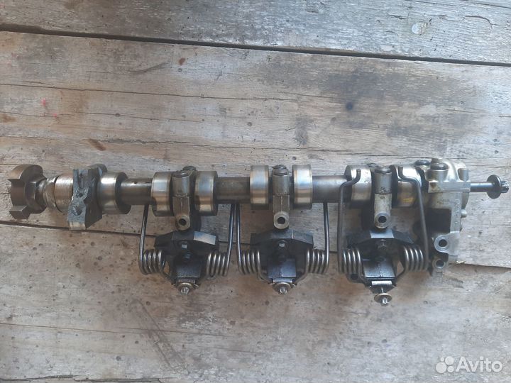 Впускной вал пижо 308 б/у