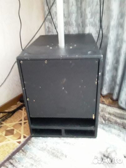 Комплект музыкальной звуковой аппаратуры с коммута