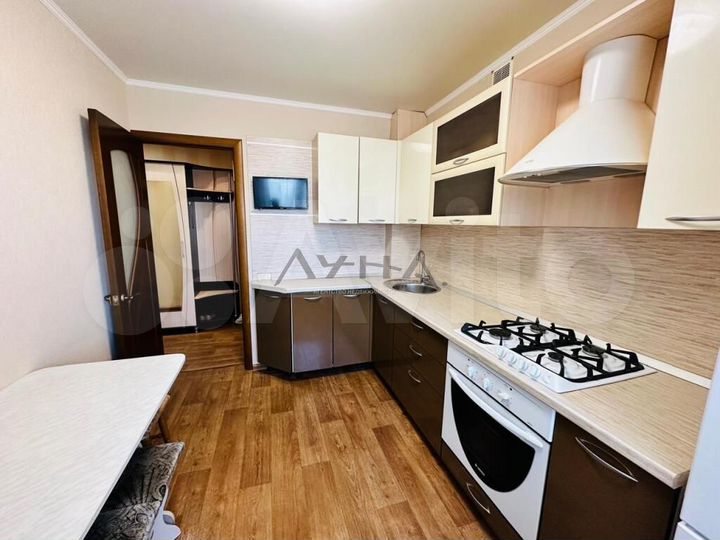 4-к. квартира, 76 м², 9/9 эт.