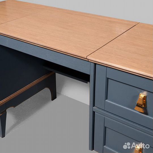 Стол туалетный 