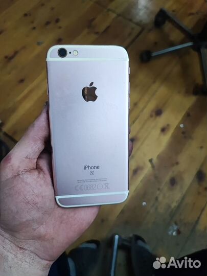 iPhone 6S, 64 ГБ