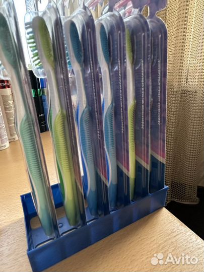 Зубная щетка