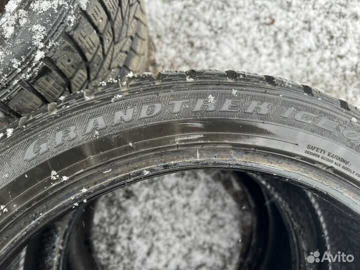 Dunlop Grandtrek Ice 02 275/40 R20 и 315/35 R20