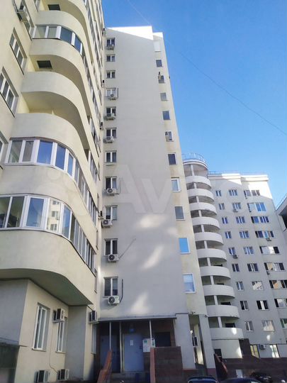 Машиноместо, > 30 м²