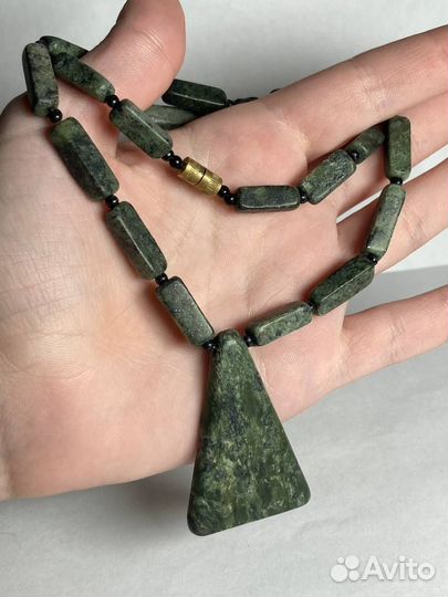 Винтажные бусы с подвеской.