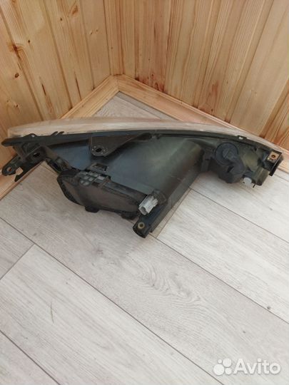 Фара Peugeot 206