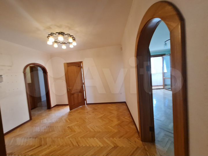 4-к. квартира, 101 м², 10/22 эт.