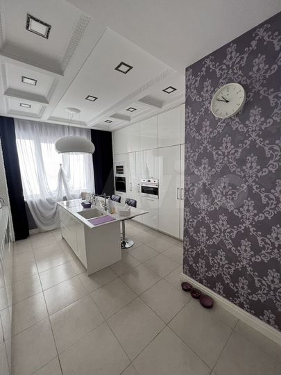 3-к. квартира, 120 м², 9/9 эт.