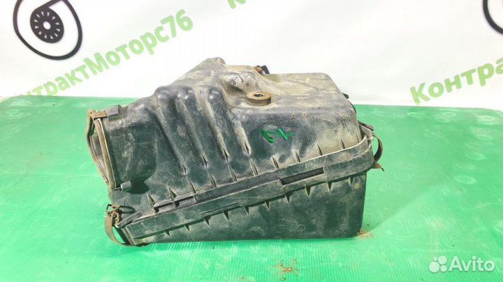 Корпус воздушного фильтра Toyota Carina E седан