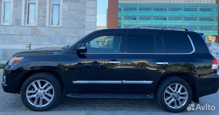 В разборе Lexus LX 570 2013