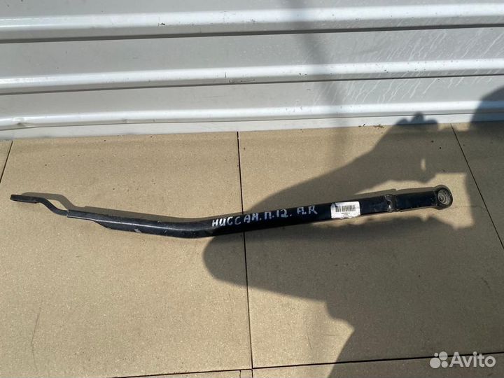 Поводок дворника правый Nissan Primera P12