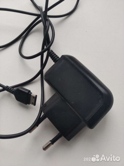 Зарядное устройство