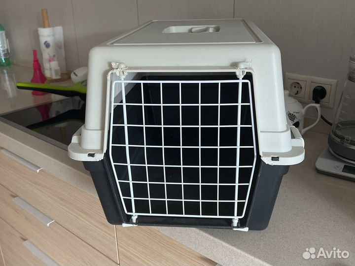Переноска для кошек и собак