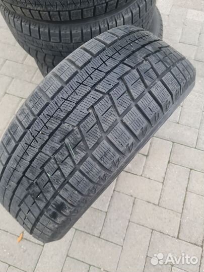 Шины зимние 215/50 R17