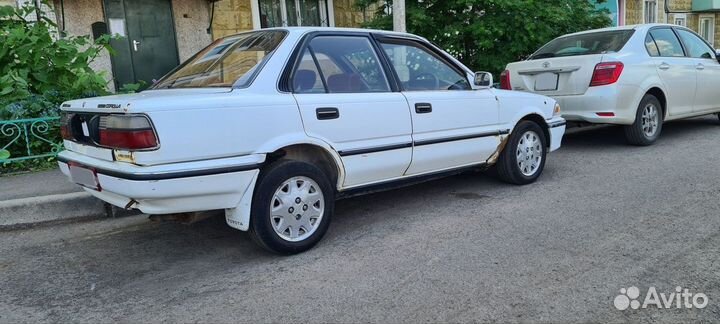 Toyota Corolla 1.6 AT, 1988, 250 000 км