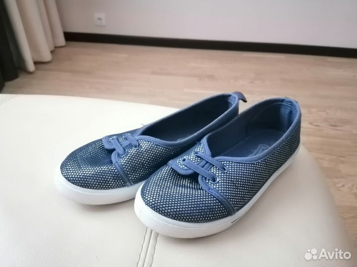 Кроссовки, балетки для девочки р. 33