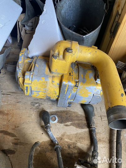 Komatsu D155A5 насосы