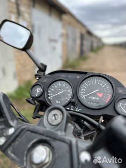 Kawasaki zzr 400-2