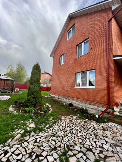 Коттедж 240 м² на участке 6 сот.