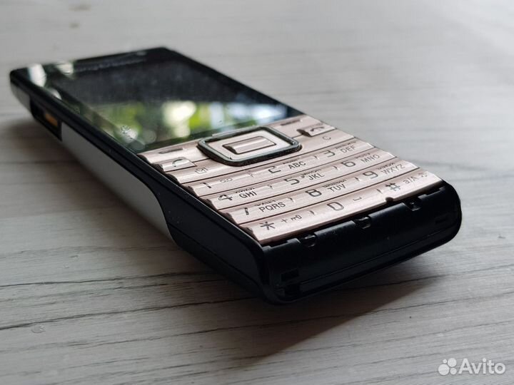 Sony Ericsson J100i