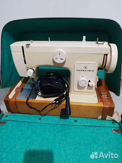 Швейная машинка чайка 132м