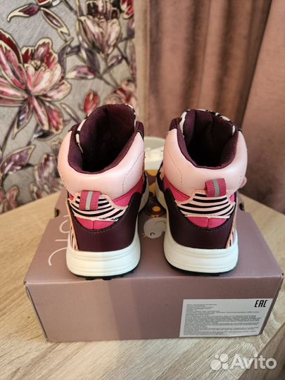 Ботинки для девочки 25