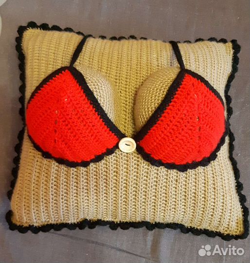 Подушка женская грудь