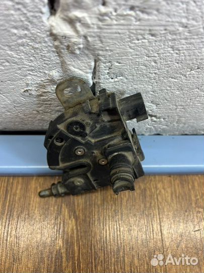 Замок капота Ford Focus 2 универсал 1 2006