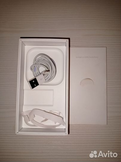 iPhone SE, 32 ГБ