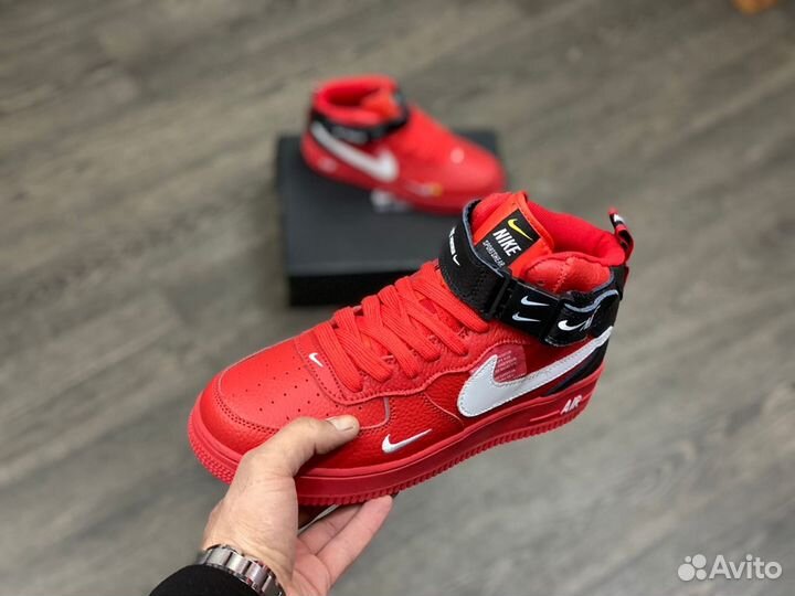 Кроссовки Nike Air Force 1 Mid LV8 Utility Red