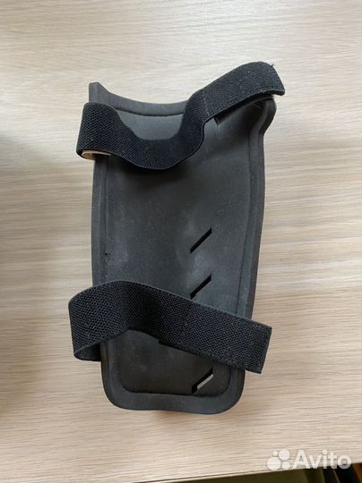 Щитки футбольные nike