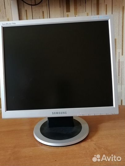 Монитор Samsung syncmaster 710n