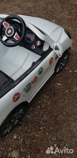 Детский автомобиль на аккумуляторе