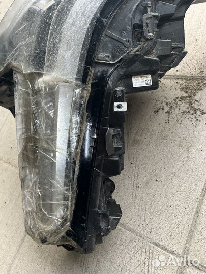 Фара передняя правая Cadillac XT4 LED