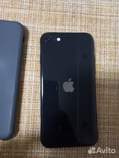 iPhone SE, 128 ГБ