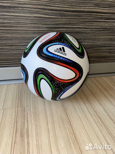 Футбольный мяч adidas brazuca размер 5