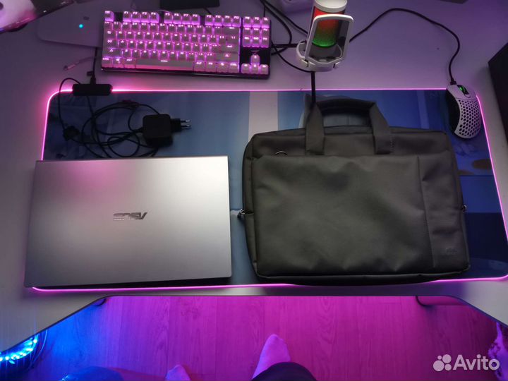 Ноутбук (Ryzen 3 3200u/Vega 3/8gb озу/240 ssd)