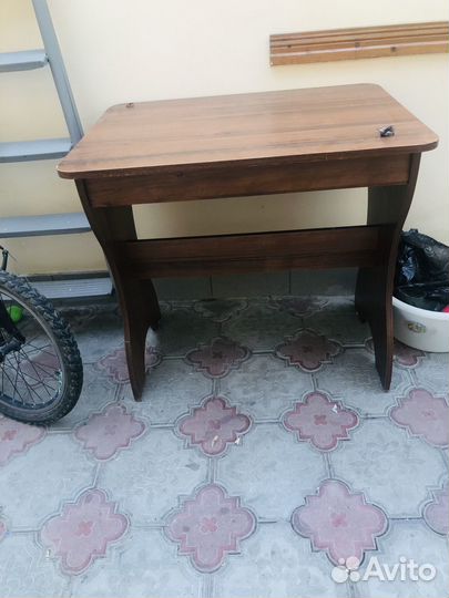 Стол