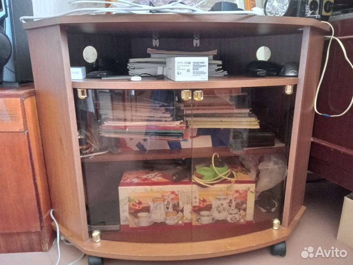 Тумба под телевизор угловая