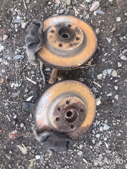 Поворотный кулак левый/правый Renault megane 1